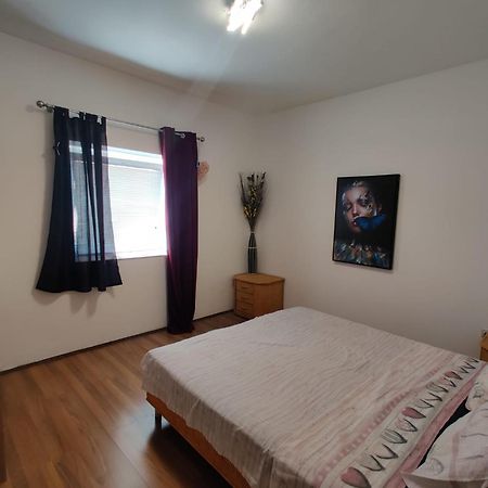 Apartments Pula With Private Parking Self Check In Extérieur photo